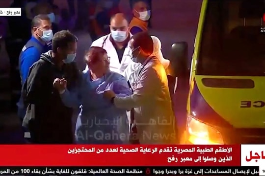 Hamas trao trả 24 con tin từ Gaza trong ngày đầu ngừng bắn