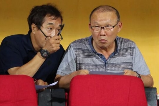 Câu lạc bộ TP. Hồ Chí Minh không ưu tiên bộ đôi Park Hang-seo, Lee Young-jin; Đội bóng sắp xuống hạng, Công Phượng 'quay xe' về Hoàng Anh Gia Lai?