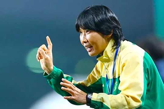 VFF lên tiếng về án kỷ luật huấn luyện viên Kim Chi