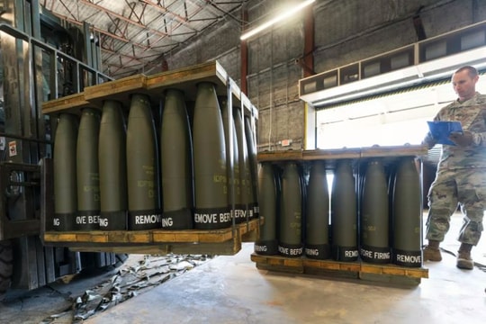 Ukraine và Mỹ đồng ý tăng cường giám sát sử dụng các lô vũ khí cuối cùng