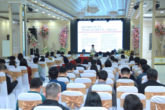 Gần 160 cán bộ, công chức Nghệ An tham gia tập huấn về cung cấp thông tin và dịch vụ công trực tuyến