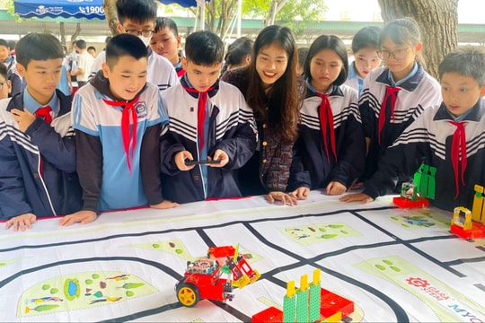 Thiếu nhi Nghệ An tham gia 'Ngày hội chuyển đổi số năm 2023'