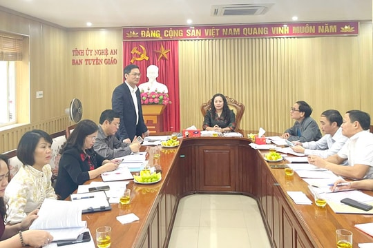 Phó Bí thư Tỉnh ủy Hoàng Nghĩa Hiếu dự và chỉ đạo Hội nghị kiểm điểm Ban Tuyên giáo Tỉnh ủy năm 2023