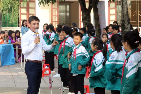 Cục Dân số tổ chức truyền thông chăm sóc sức khỏe sinh sản cho học sinh Nghệ An