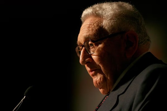 Cựu Ngoại trưởng Mỹ Henry Kissinger qua đời ở tuổi 100