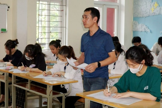 Thi tốt nghiệp THPT từ năm 2025 không bắt buộc tiếng Anh, có đáng lo?