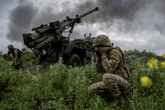 Đại tá Quân đội Ukraine đề xuất cử công chức ra mặt trận 