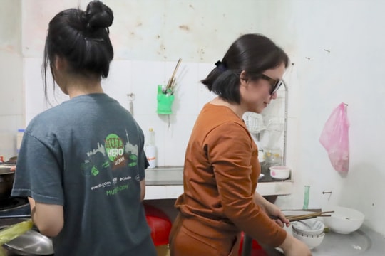 Người mẹ khiếm thị tìm 'ánh sáng' từ nội lực