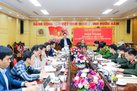 Chủ tịch UBND tỉnh Nguyễn Đức Trung dự chỉ đạo hội nghị kiểm điểm tập thể Ban Thường vụ Đảng ủy Công an tỉnh Nghệ An