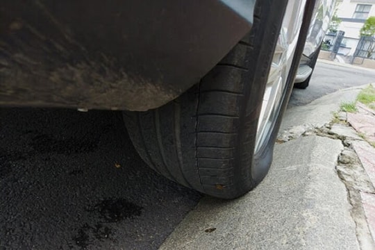 Những thói quen khiến tài xế tốn tiền thay lốp