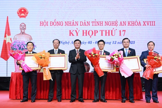 Chủ tịch nước tặng thưởng Huân chương Lao động cho 5 cá nhân của tỉnh Nghệ An