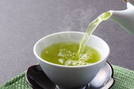 Uống trà thảo mộc giúp bạn thư giãn khi căng thẳng, mệt mỏi