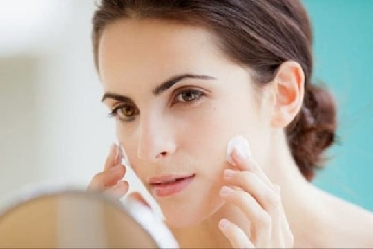 5 sai lầm khi chăm sóc da mặt khiến bạn nhanh già