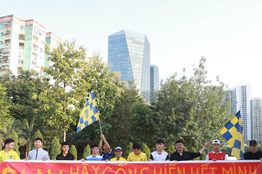 'Sông Lam Nghệ An hãy cống hiến hết mình…'