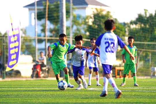 Diễn Châu và Yên Thành 3 vào bán kết Giải Bóng đá các lớp năng khiếu cơ sở Sông Lam Nghệ An 2023