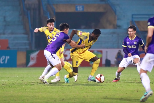 Sông Lam Nghệ An thất bại trước Hà Nội FC trên sân Hàng Đẫy