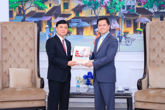 Bí thư Tỉnh ủy Thái Thanh Quý thăm và làm việc với Đại sứ quán Việt Nam tại Ấn Độ