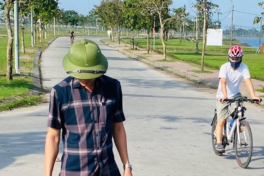 Hàng chục tấm đan hố thu nước ở thành phố Vinh bỗng dưng ‘biến mất’