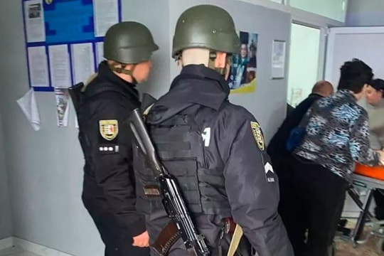 Cựu cố vấn Tổng thống Ukraine cảnh báo nguy cơ bùng nổ nội chiến