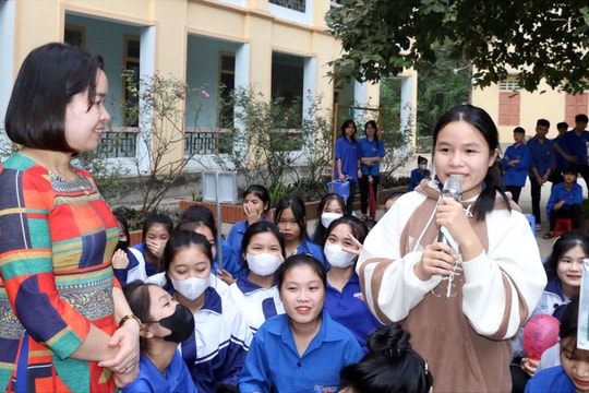 Giáo dục học sinh 'thành người' rồi mới 'thành tài'