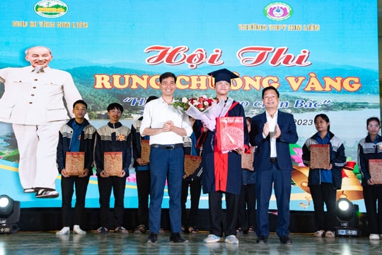 Nam sinh lớp 12 Trường THPT Kim Liên giành chiến thắng Cuộc thi Rung chuông Vàng 'Hành trình theo chân Bác'