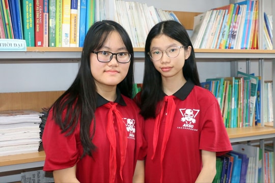 Đôi bạn lớp 9 chia sẻ bí quyết chinh phục IELTS 8.5 và 8.0