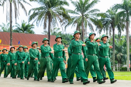 Thăm Trung đoàn 764 - Đơn vị Quyết thắng của Bộ Chỉ huy Quân sự tỉnh Nghệ An