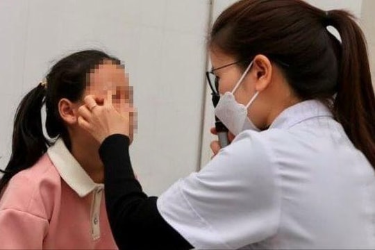 Tự chế pháo bằng diêm, bé gái ở Quỳnh Lưu bị bỏng 2 mắt