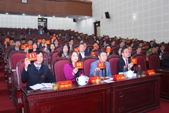 HĐND thành phố Vinh thông qua 9 nghị quyết kinh tế - xã hội