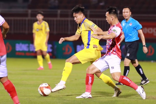 Sông Lam Nghệ An mất điểm ở phút bù giờ trước câu lạc bộ Thành phố Hồ Chí Minh
