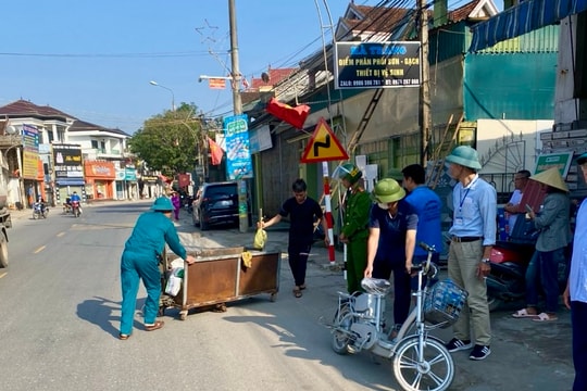 Yên Thành quyết liệt xử lý vi phạm hành lang an toàn giao thông