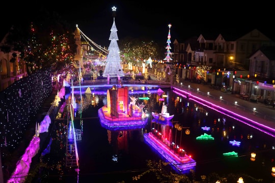 Lung linh khung cảnh đón Giáng sinh ở Giáo xứ Nghi Lộc