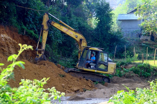 Nông dân Quỳ Châu dồn sức khắc phục đất sản xuất vụ xuân