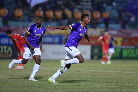 Bốn trận liên tiếp không thắng, HLV Gong Oh Kyun chưa nghĩ áp lực bị sa thải; Hồng Lĩnh Hà Tĩnh vẫn chưa biết mùi chiến thắng