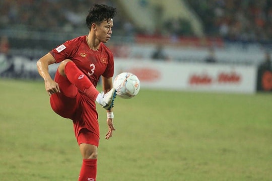 Trung vệ Quế Ngọc Hải bất ngờ báo tin buồn cho HLV Troussier