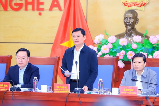 Bí thư Tỉnh ủy Nghệ An Thái Thanh Quý dự phiên họp thường kỳ tháng 12/2023 của UBND tỉnh