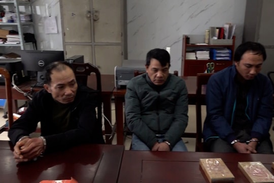 Bắt giữ 4 đối tượng, thu giữ 3 bánh heroin