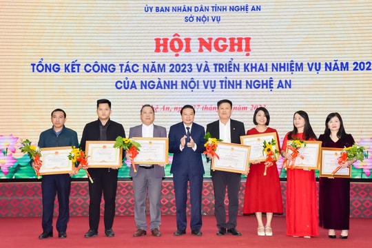 Tiếp tục tham mưu sắp xếp tổ chức bộ máy, đơn vị hành chính đảm bảo điều kiện, tiêu chuẩn