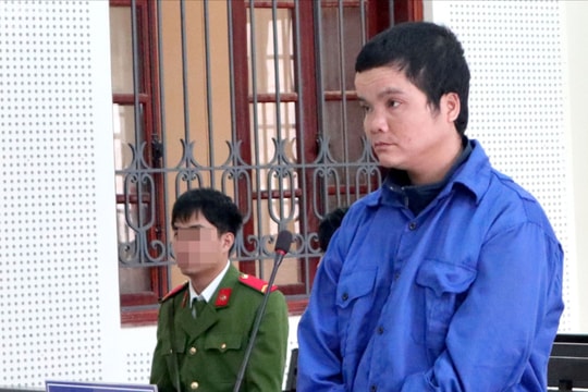 Siết cò súng bắn vợ sau lời thách thức