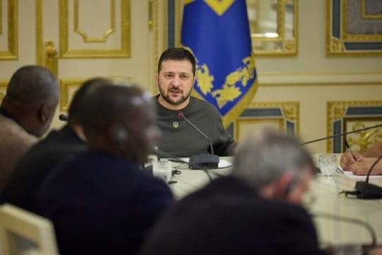 Ukraine lo ngại phải hoãn trả lương nếu không có viện trợ của phương Tây