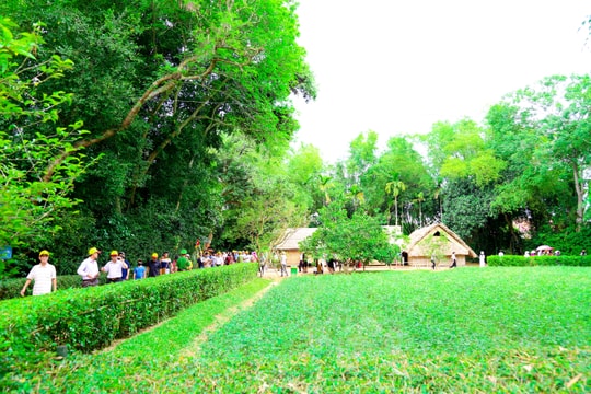 Nghệ An chỉ đạo công tác đảm bảo an ninh, an toàn cho khách du lịch dịp Tết