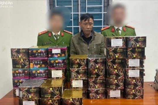 Khởi tố đối tượng vận chuyển trái phép pháo nổ