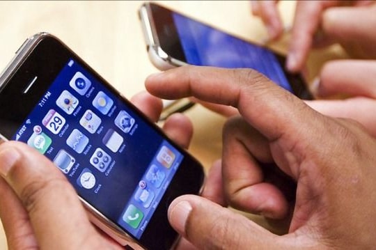 Tội xâm phạm bí mật hoặc an toàn thư tín, điện thoại, điện tín bị xử lý như thế nào?