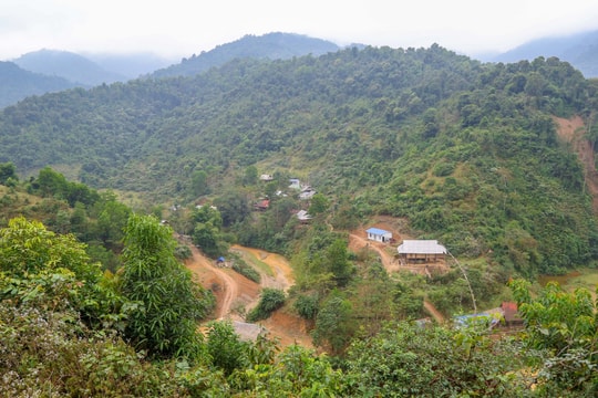 Thầy và trò ở bản '3 không' nơi biên viễn