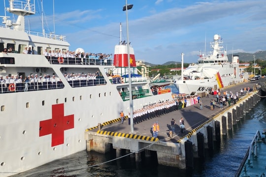 Đoàn phóng viên bắt đầu hành trình thăm, tặng quà, chúc Tết quân, dân huyện đảo Trường Sa