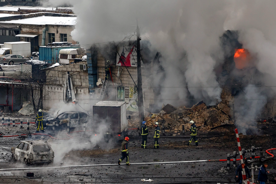 Hơn 500 tên lửa và máy bay không người lái đã bắn vào Ukraine trong 5 ngày 