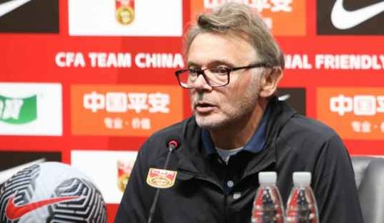 Huấn luyện viên Troussier và 'bài toán' không Ngọc Hải, Tiến Linh