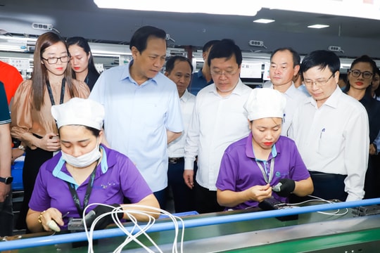 Nghệ An đặt mục tiêu xuất khẩu 680 triệu USD từ thiết bị, linh kiện điện tử năm 2024