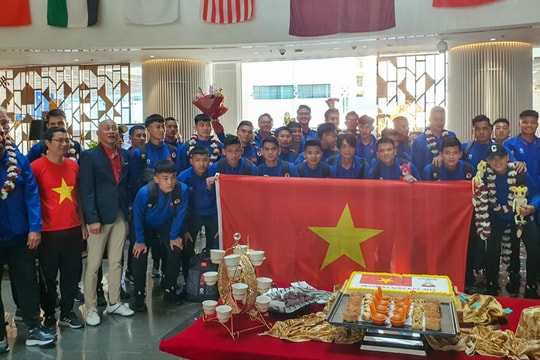 Đội tuyển Việt Nam được chào đón nồng hậu tại Qatar