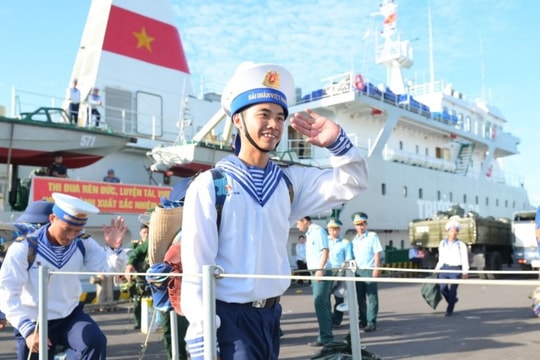 Đem mùa Xuân ra 'Pháo đài canh biển'